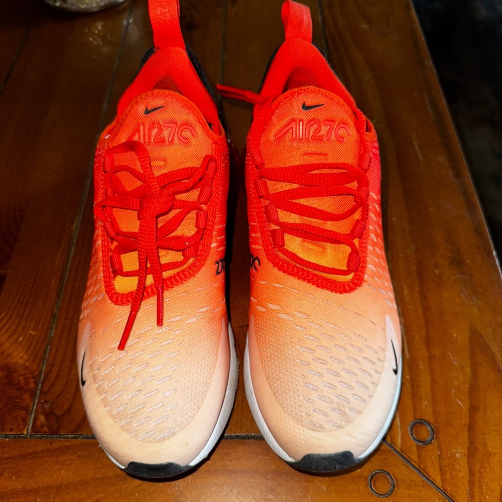 Nike Air Max 270 Orange / Black / White” – Women’s Size 6.5